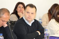 El Gobierno municipal de Tomares atribuye a Mercado las facturas y le acusa de abusar del erario público