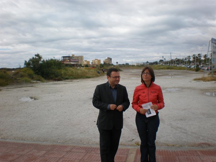 Los socialistas Miguel Ángel Heredia y María Gámez
