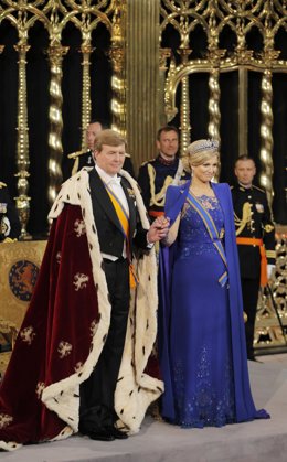 Guillermo y Máxima ya son reyes de Holanda