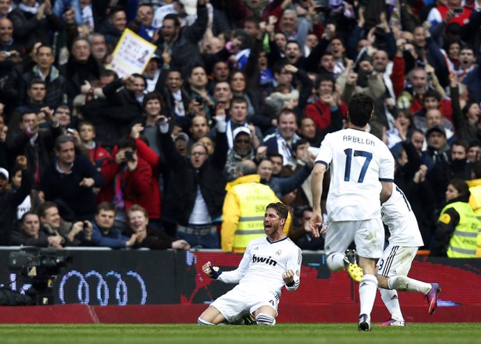 Sergio Ramos celebra un gol del Real Madrid