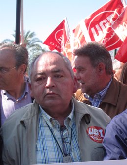 Pastrana y detrás a su izquierda el candidato a secretario, Francisco Fernández