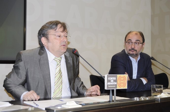 Álvaro Bajén y Javier Lambán presentan una iniciativa en las Cortes de Aragón