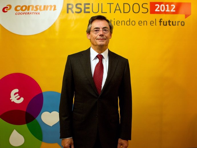 El director general de Consum, Juan Luis Durich, presenta los resultados de 2012