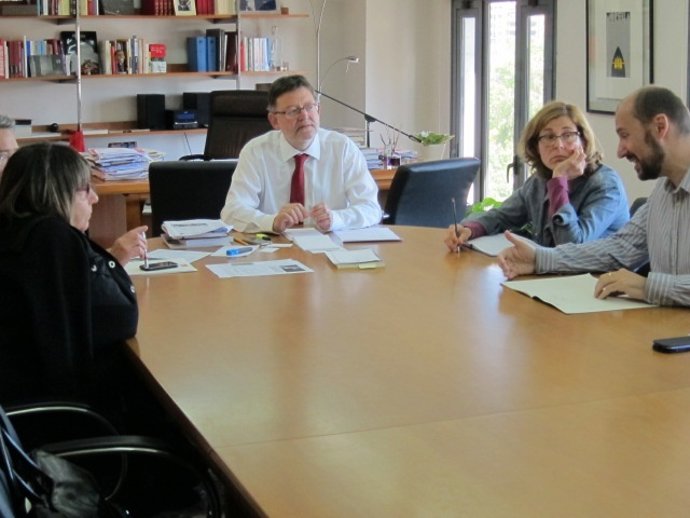 Puig con diputados y consejeros de RTVV