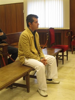 El acusado de prender fuego a la casa