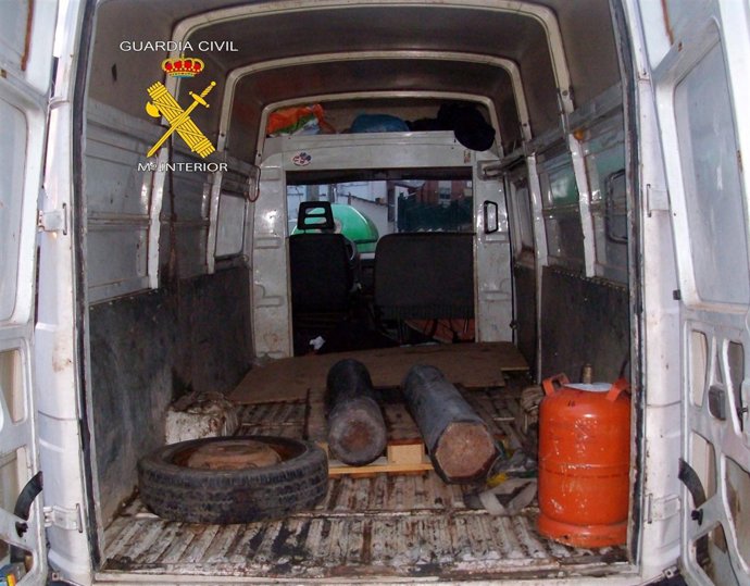 Furgoneta en la que se halló la chatarra