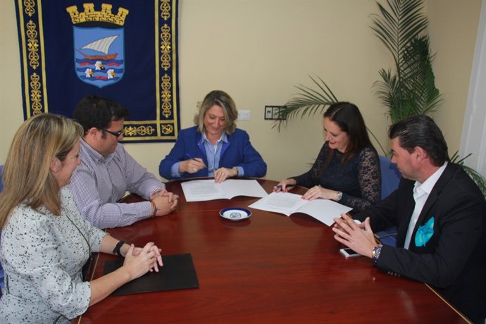 Firma acuerdo Almuñécar con Hotelbeds