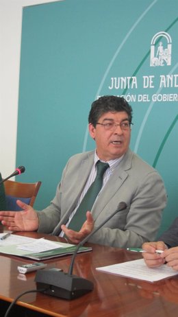 El vicepresidente de la Junta de Andalucía, Diego Valderas, en Huelva.