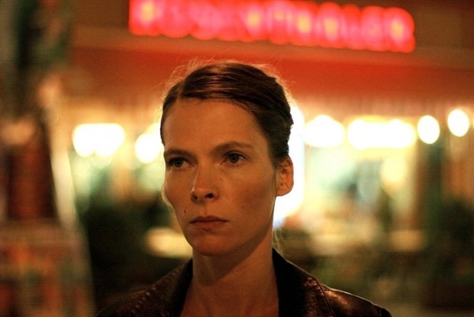 Fotograma de 'Shadows in the distance'