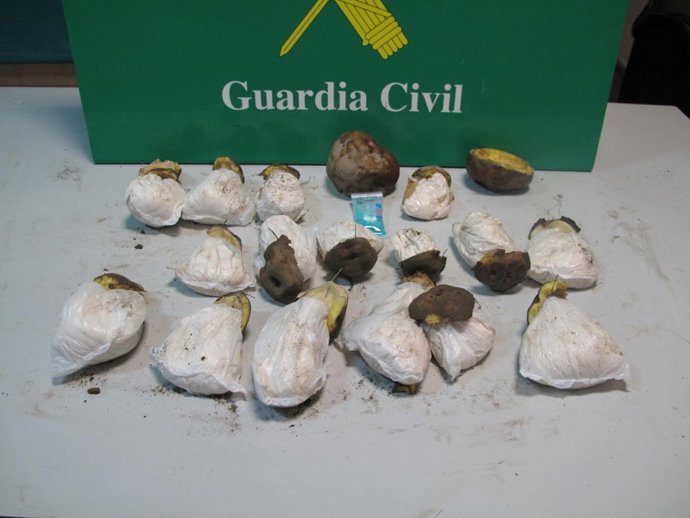 Cocaína oculta en patatas intervenida en el Aeropuerto de Barcelona