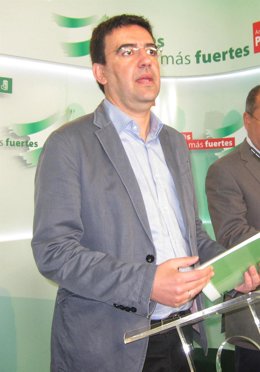 Mario Jiménez, este jueves en rueda de prensa