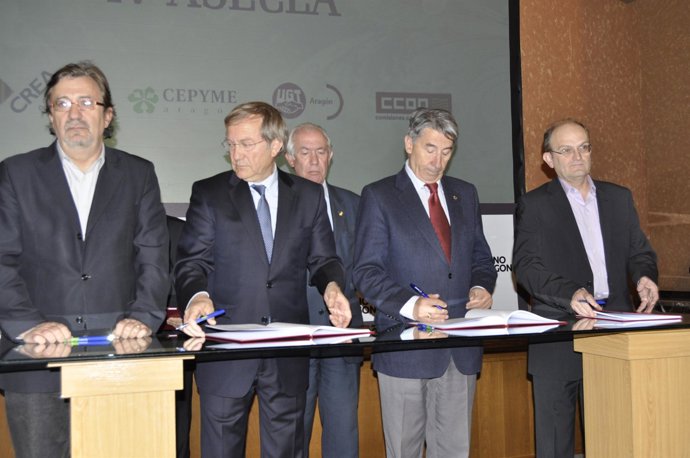 Sindicatos y patronal han firmado el IV ASECLA.