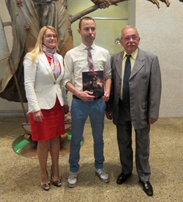 Pilar Lacasta, Javier Caró y Antonio Zoido en el Centro Cultural Cajasol