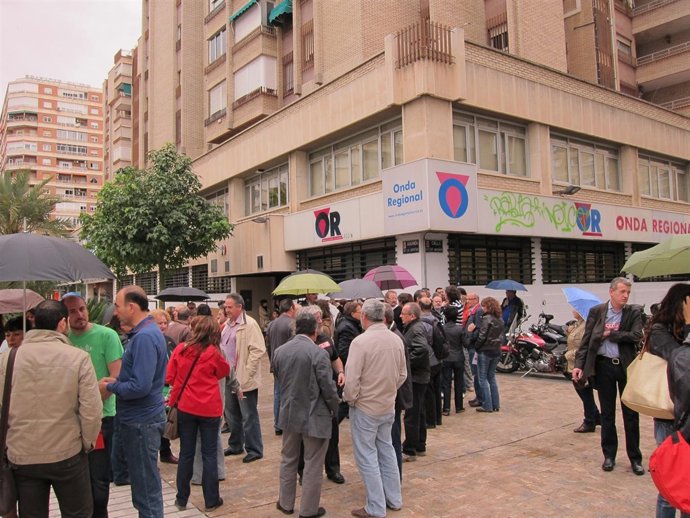 Concentración en la puerta de Onda Regional