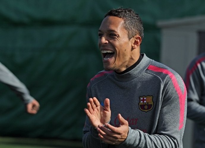Adriano, en un entrenamiento con el FC Barcelona