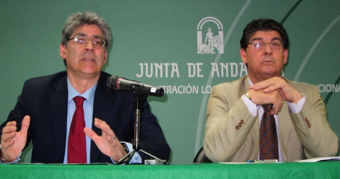 José Luis Pérez Tapias y Diego Valderas, hoy en rueda de prensa