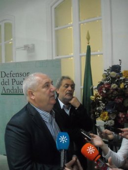 Francisco Carbonero y José Chamizo atienden a los periodistas