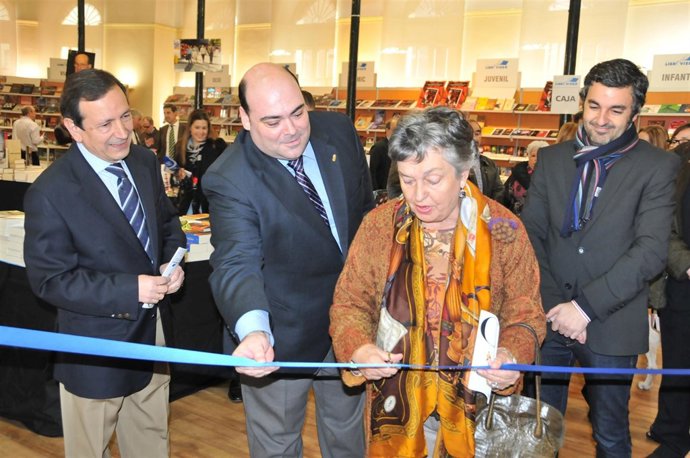 Por la izquierda, Martín, Caunedo, Tielve y Calvo, en la inauguración.