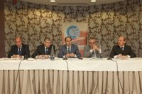 Diego agradece el esfuerzo de los transportistas cántabros por "mantener vivas" a sus empresas