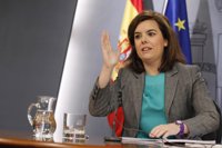 El Gobierno atribuye a las crisis económica e institucional el suspenso a la Monarquía