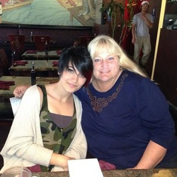Paris Jackson y su madre Debbie