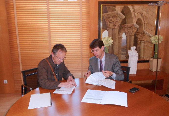 Firma del convenio de colaboración del Gobierno con la asociación Altura