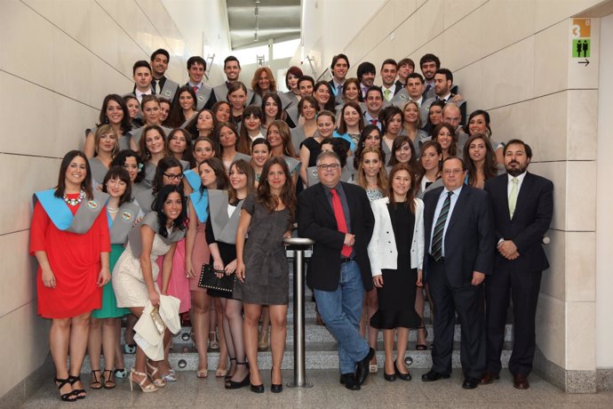Alumnos de la XXIII Promoción de Licenciados en Periodismo del CEU-UCH.