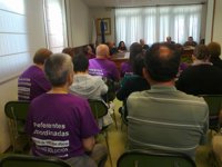 Una veintena de afectados por las preferentes suspenden el pleno del Ayuntamiento de Rois (A Coruña)