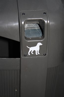 Papelera con bolsas para las cacas de perro Madrid