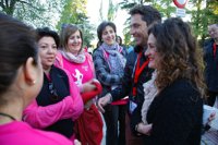 Paco León acude a la Carrera de la Mujer para rodar un corto benéfico contra el cáncer