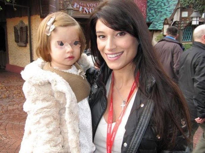 Sonia Ferrer con su hija