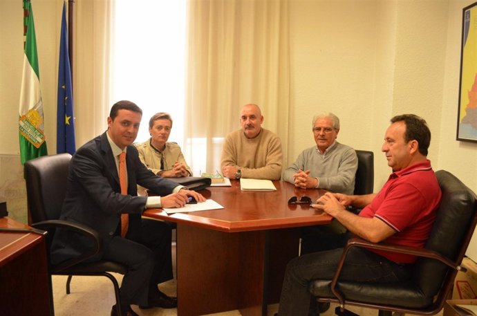 Reunión sobre la acampada