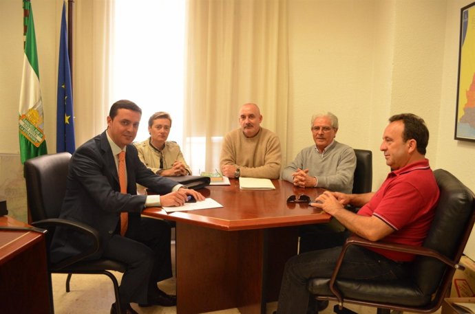 Reunión sobre la acampada