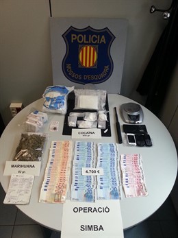 Cocaína y dinero intervenido en Badalona