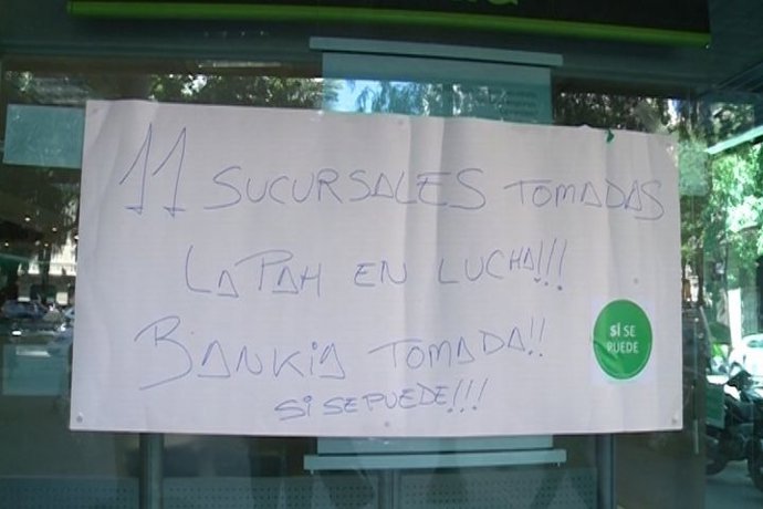 La PAH ocupa 12 sucursales de Bankia de Catalunya