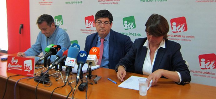 Diego Valderas, hoy junto a José Antonio Castro y Elena Cortés