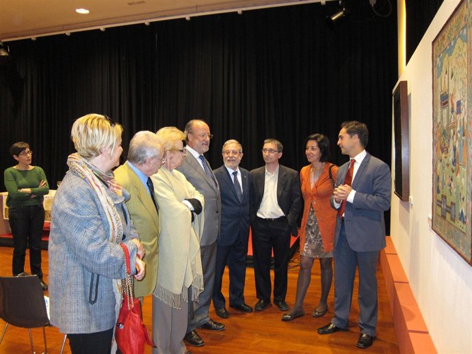 Representantes de las instituciones colaboradoras de la muestra.