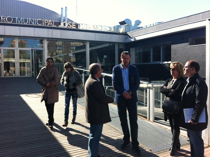 Puente y ediles del PSOE en el centro J.L Mosquera