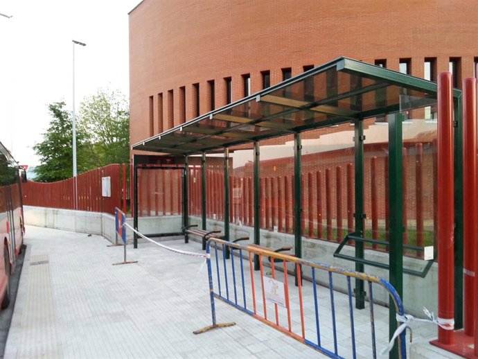 Nueva marquesina de bus en Sierrallana 