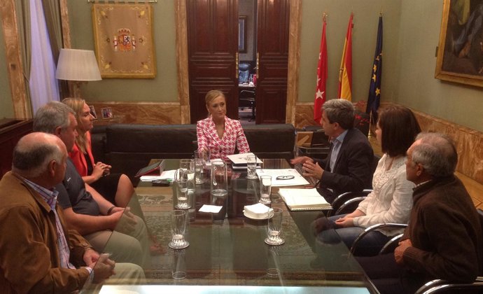 Cristina con agrónomos