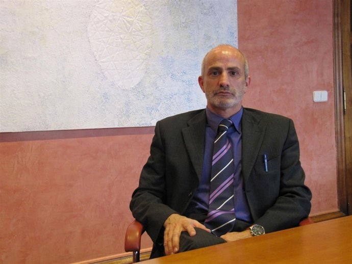 El doctor Miguel Javier Rodríguez , director del HUCA