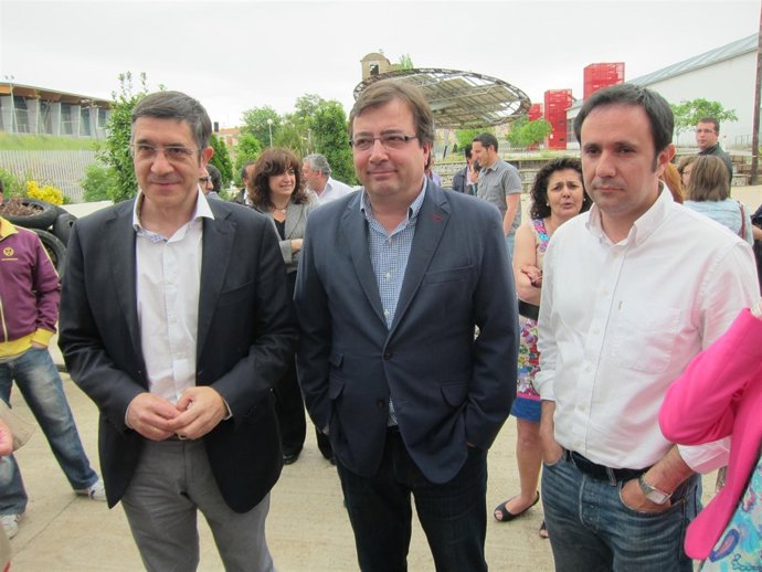 Patxi López Junto A Fernández Vara Y César Ramos En Cáceres