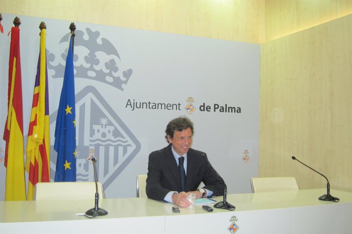 El alcalde del Ayuntamiento de Palma, Mateo Isern