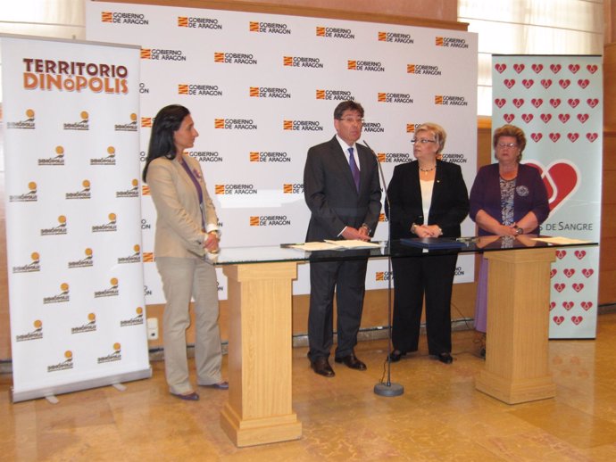 Dinópolis mantiene su apoyo a Donantes de Sangre de Aragón
