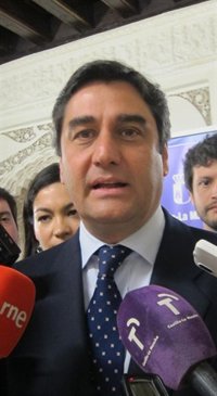 Echániz dice que las explicaciones del gerente del hospital de Hellín sobre la operación de su madre son "razonables"