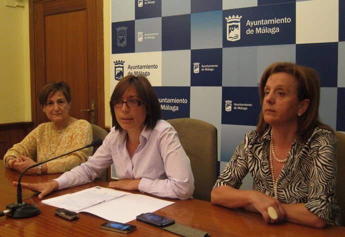 Las concejalas del PSOE Francisca Montiel, María Gámez y Begoña Medina