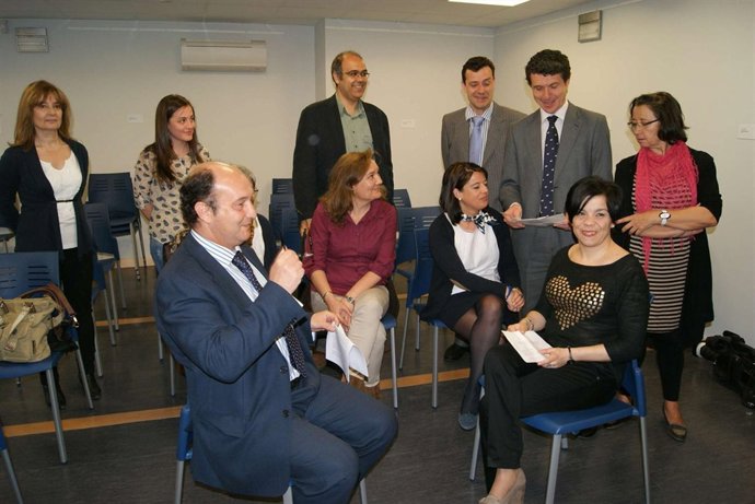 Representantes municipales, de Vodafone y de Espávila