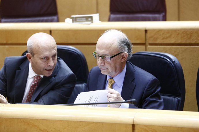 Wert y Montoro en el Pleno del Senado