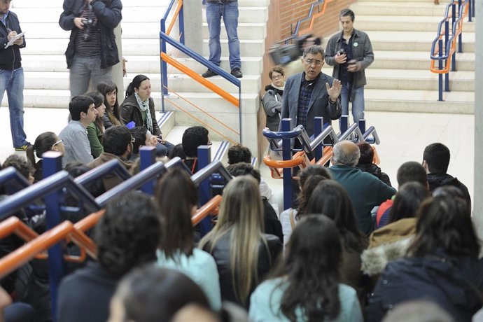 Protesta de alumnos y personal de la UC
