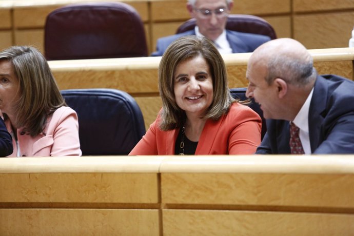 Fátima Báñez en el Pleno del Senado